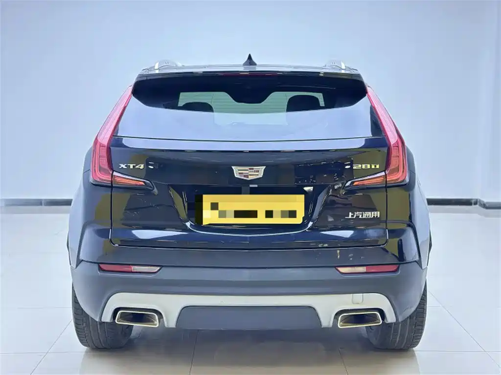 CADILLAC XT4