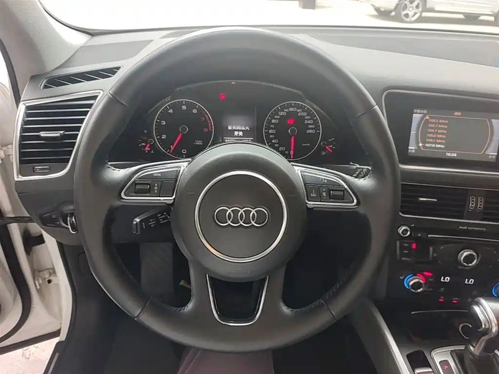 Audi Q5 2015 40 TFSI Technology фото 11