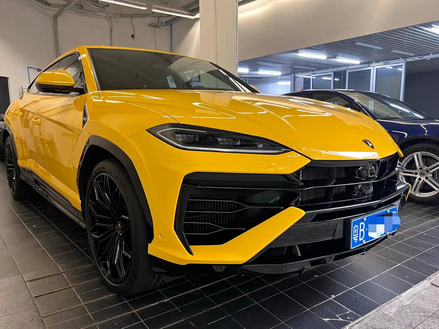 Lamborghini Urus SE 2025 4.0T Standard Edition фото 2