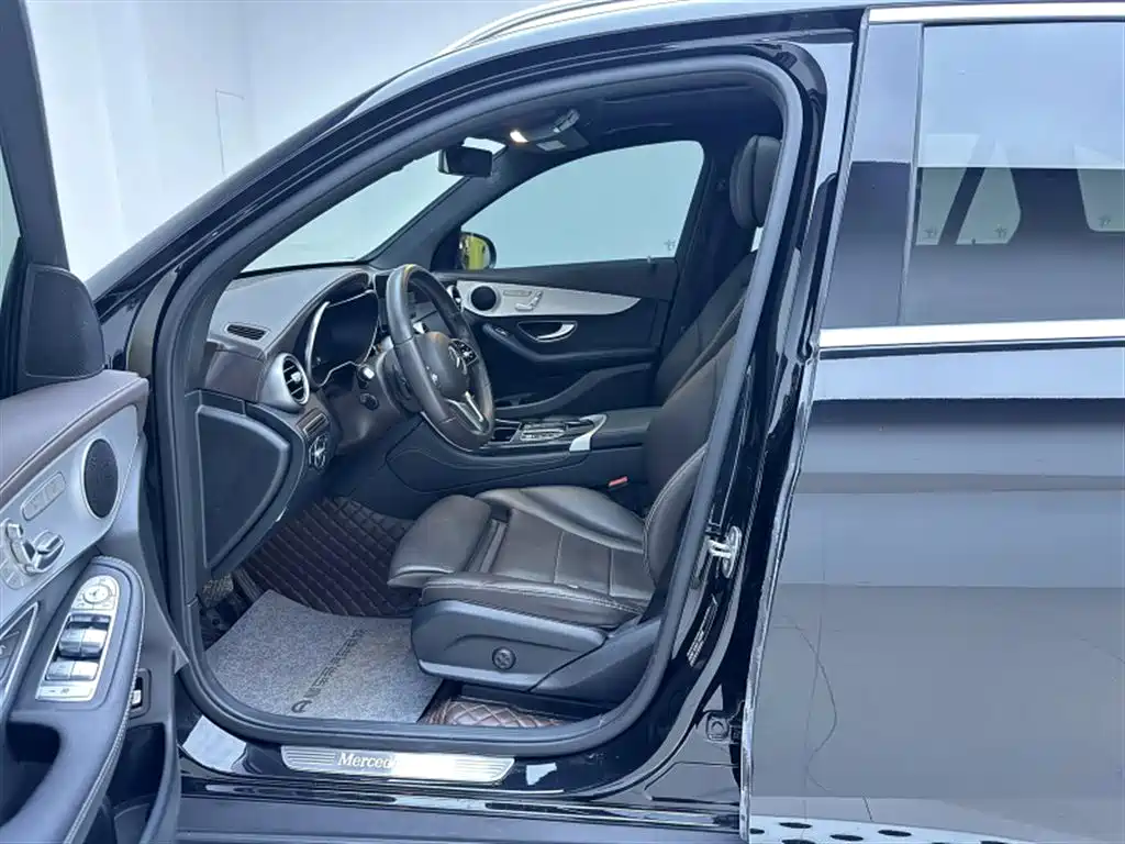 Mercedes-Benz GLC 2022 Model GLC 260 L 4MATIC Luxury Edition фото 5