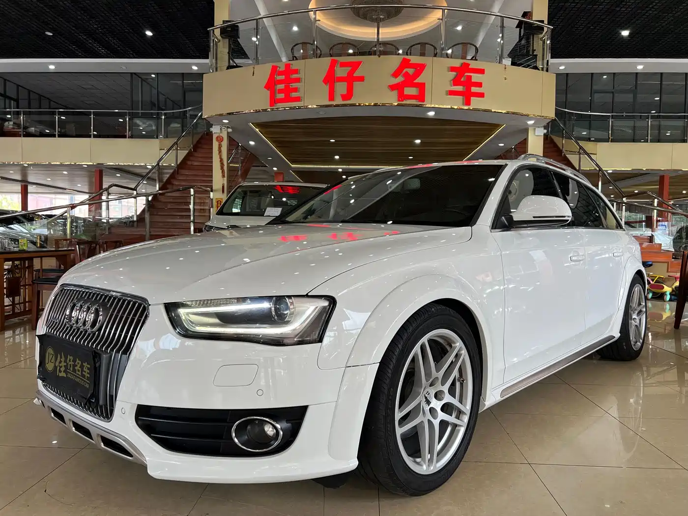 Фото 1 - Audi A4 (Import)