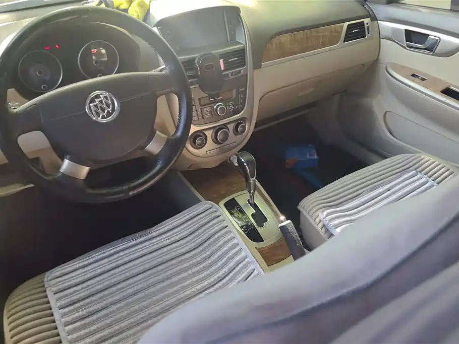 Buick Excelle 2015 1.5L Automatic Classic фото 12