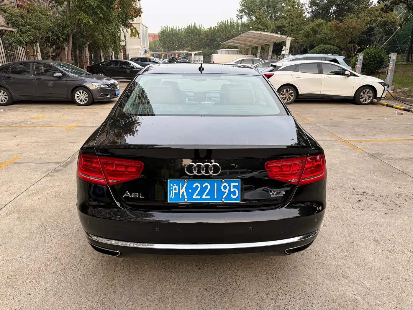 Audi A8 2011 2011 A8L 3.0 TFSI quattro Luxury (213kW)