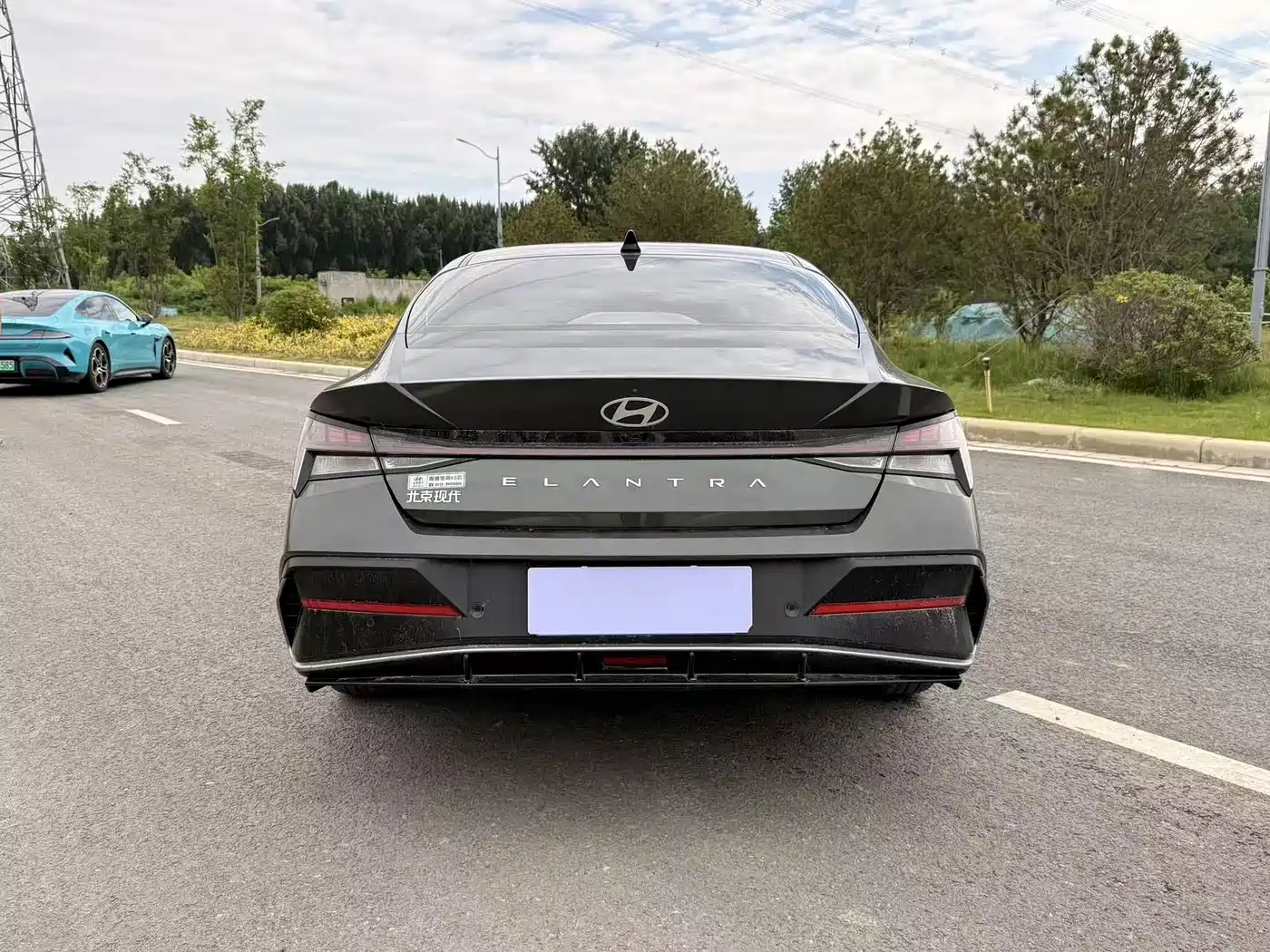 Hyundai Elantra 2023 Model 1.5L CVT LUX Premium Edition фото 9