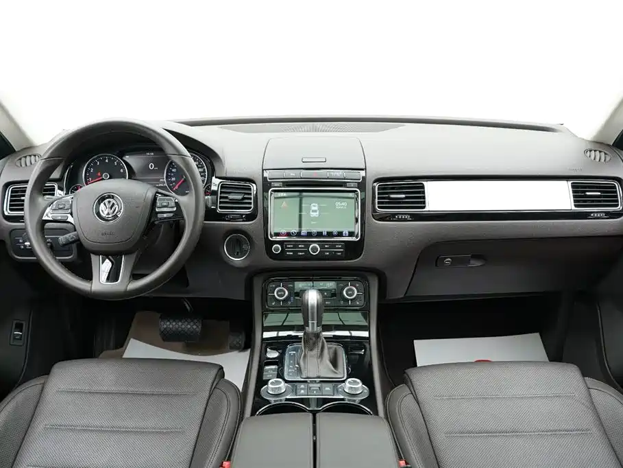 Volkswagen Touareg 2017 3.0TSI Explorer Edition фото 12
