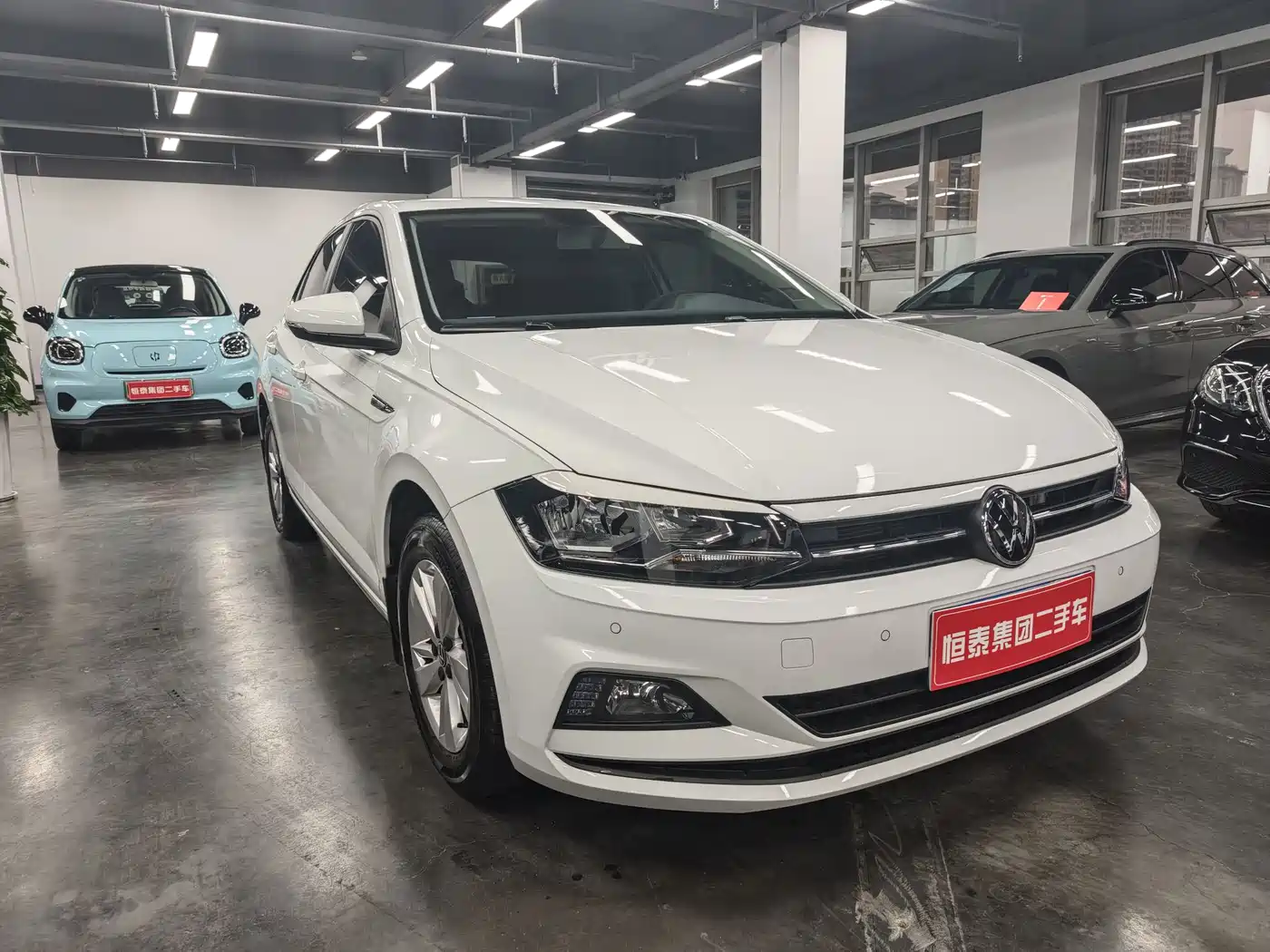 VOLKSWAGEN POLO