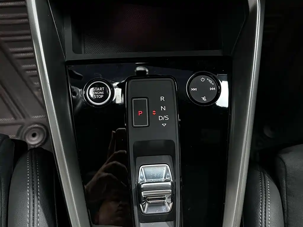 Audi A3 2023 Facelift Sportback 35 TFSI Luxury Sport фото 14