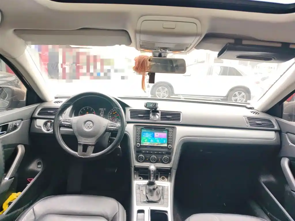 Volkswagen Passat 2014 1.8TSI DSG Luxury Edition фото 6
