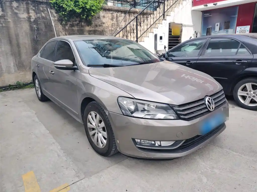 Volkswagen Passat 2014 1.8TSI DSG Luxury Edition фото 22