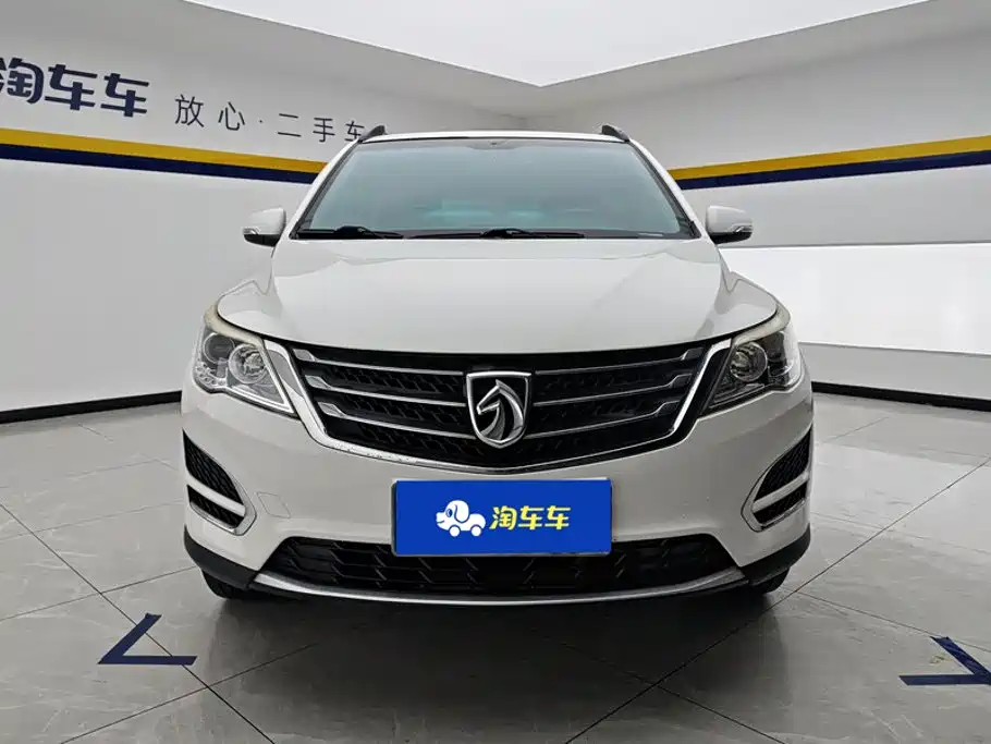 Фото 2 - Baojun 560