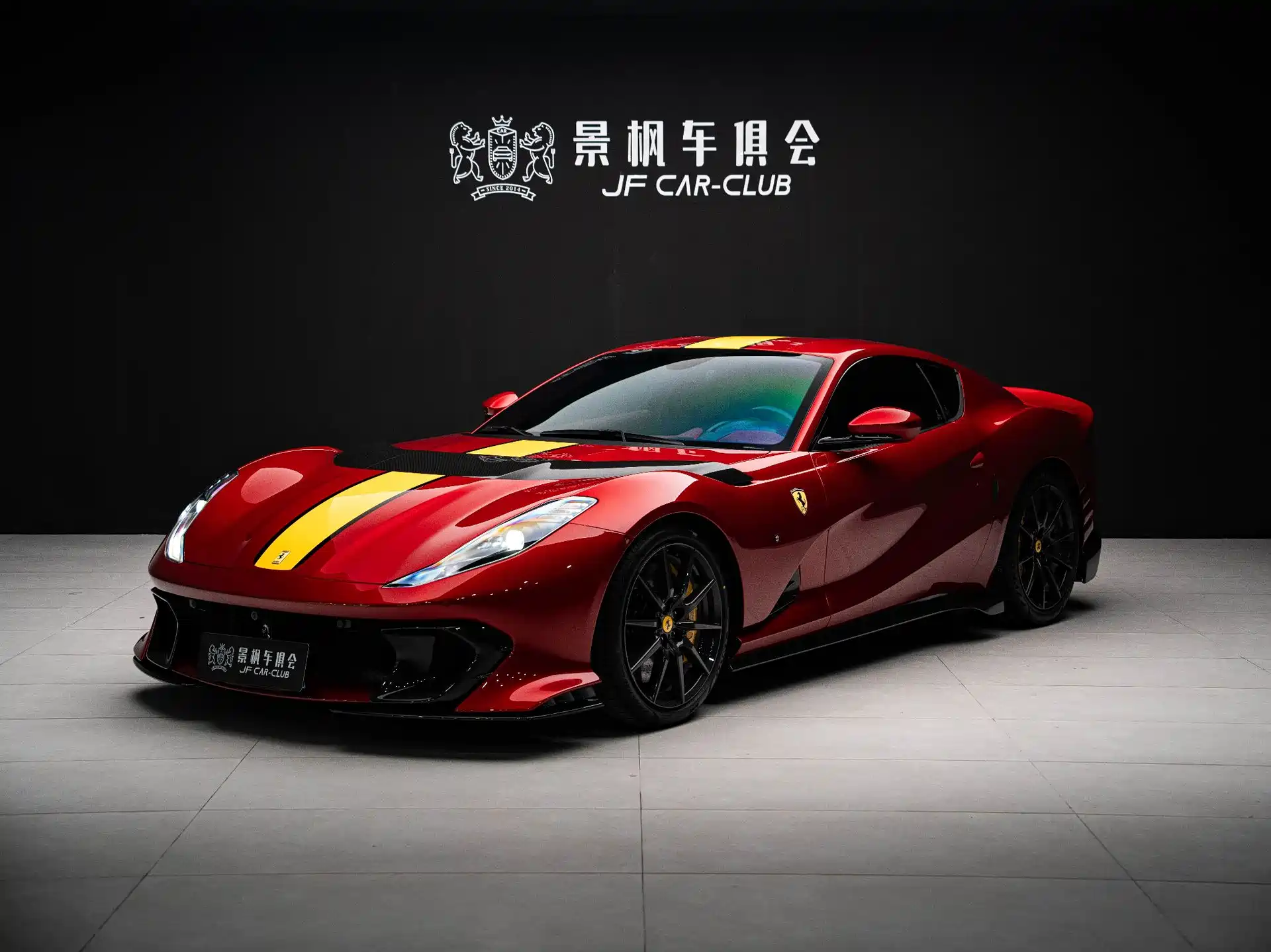 Фото 2 - Ferrari 812