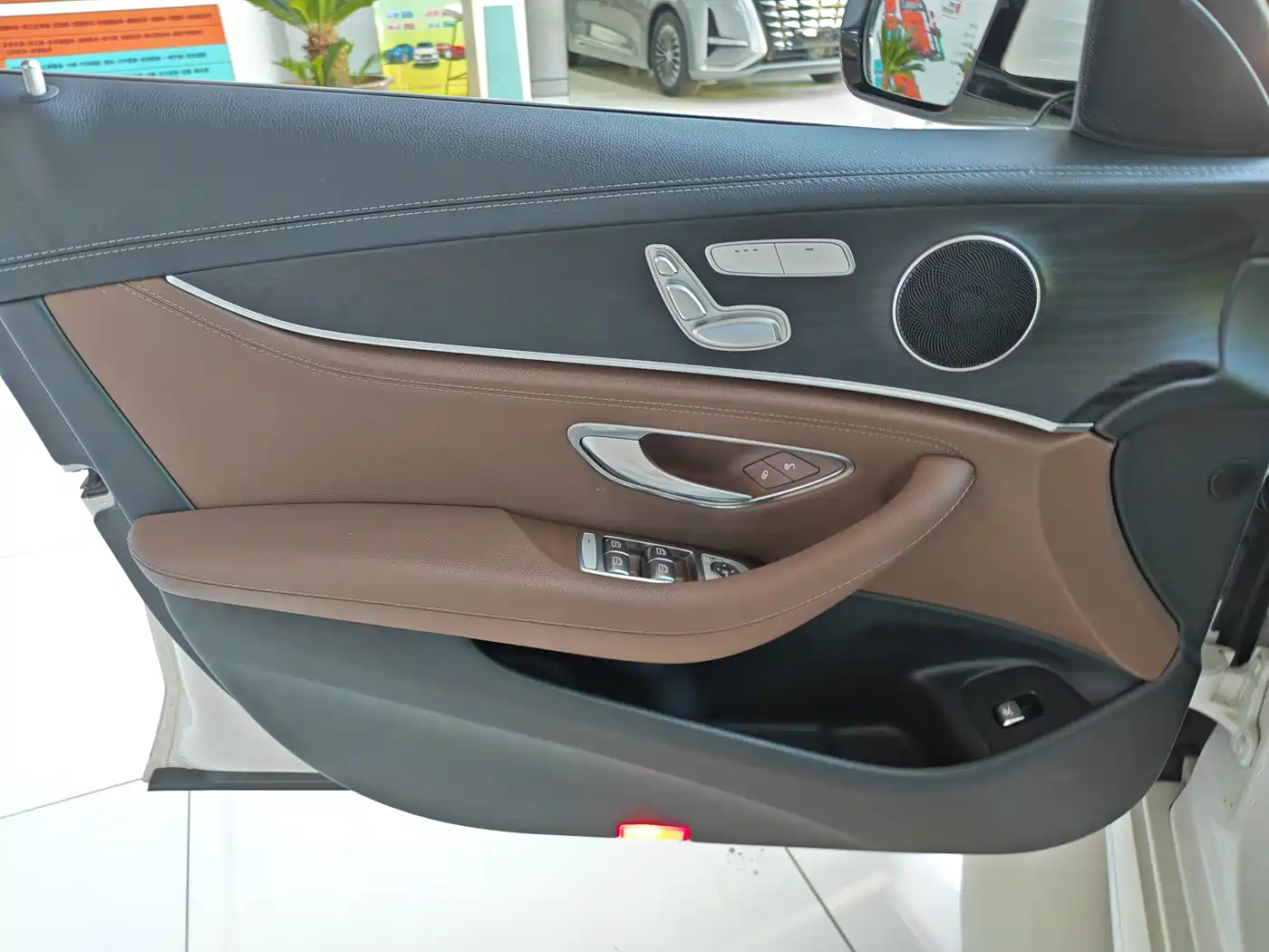 Mercedes-Benz E-Class 2018 Facelift E 200 L Sport 4MATIC фото 14