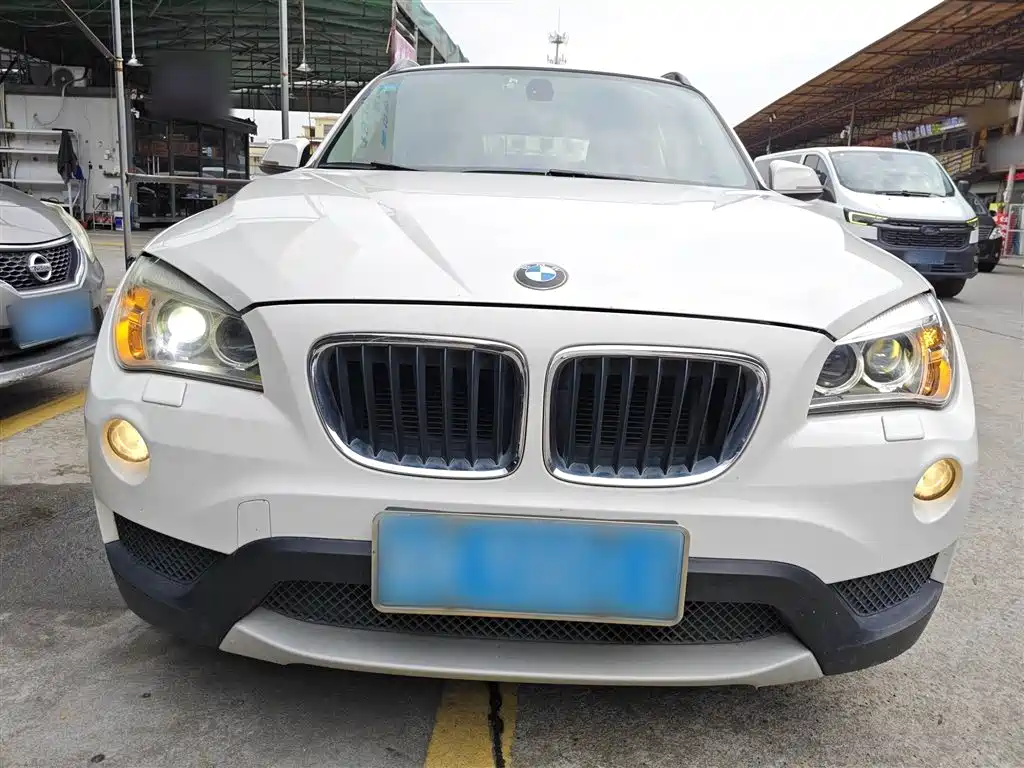 BMW X1 2013 sDrive18i Leading фото 3