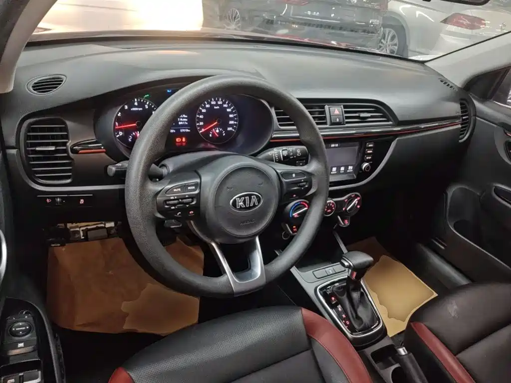 Kia KX CROSS 2017 1.4L AT GLS фото 6