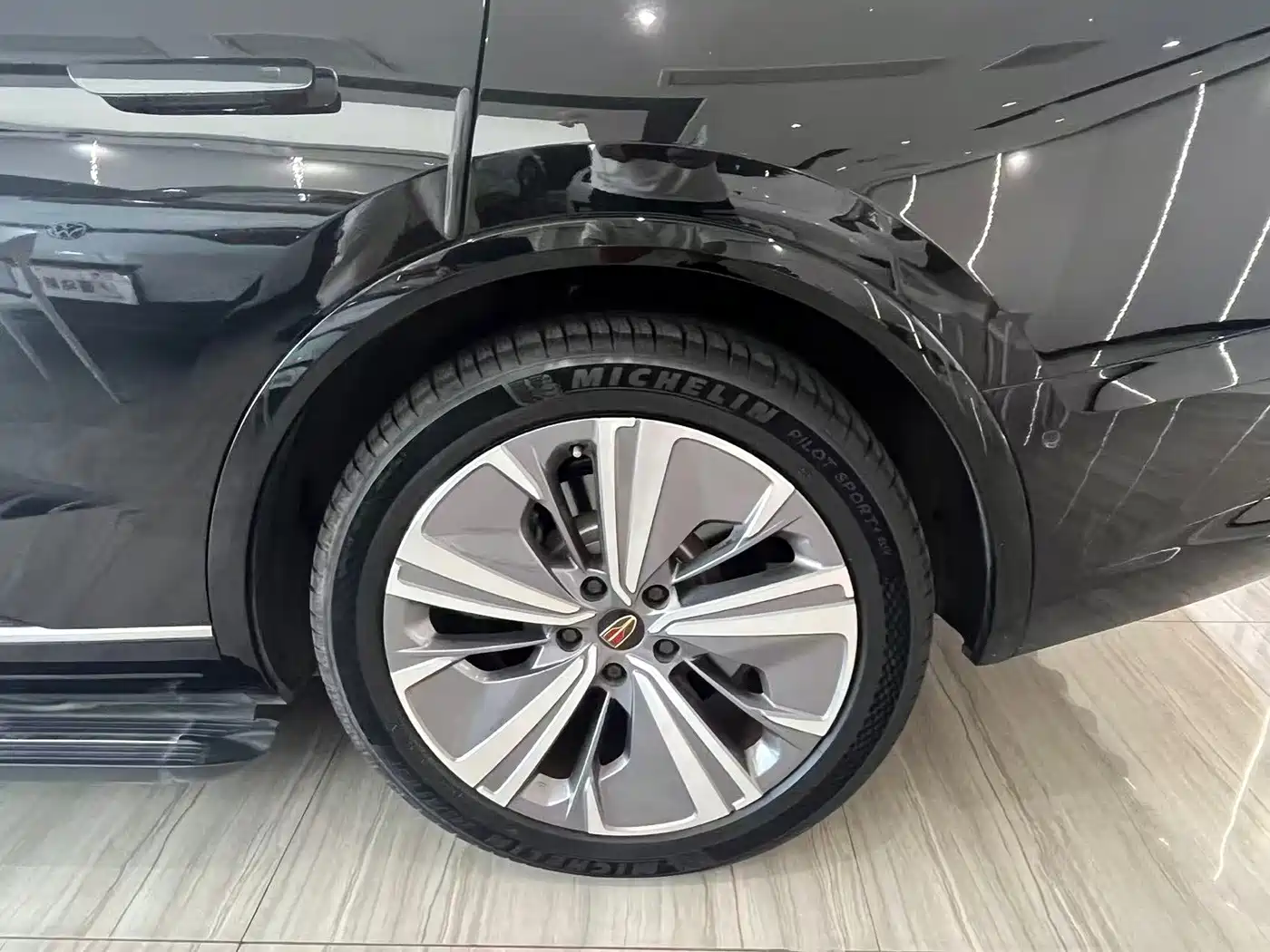 Hongqi E-HS9 2021 2021 510km Flagship Comfort 6-seater