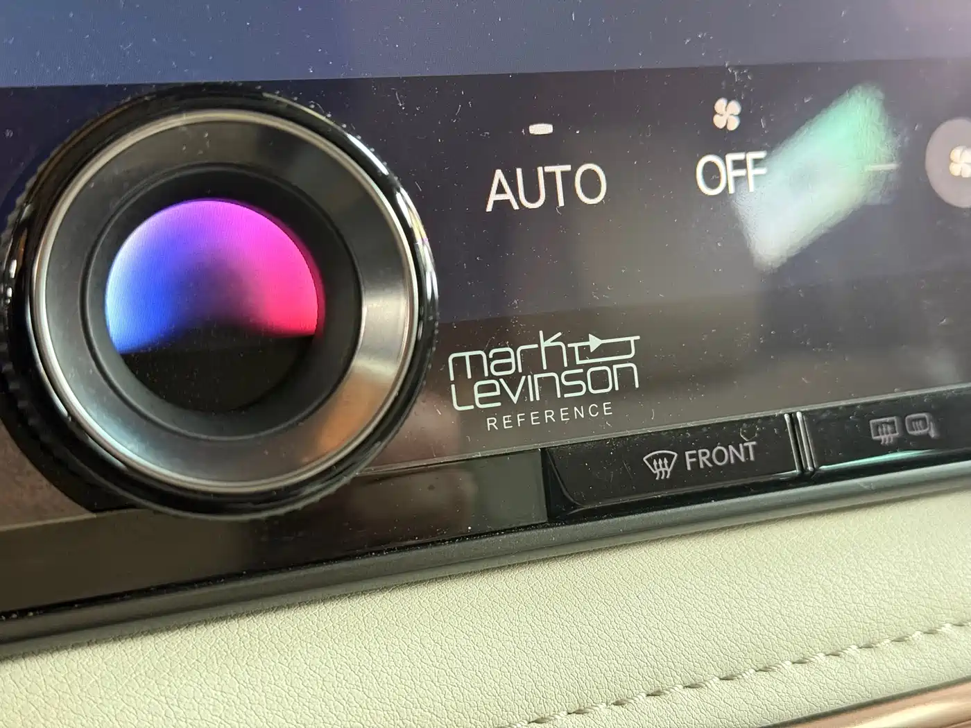 Lexus LM 2023 500h 6-Seater Prestige Edition фото 13