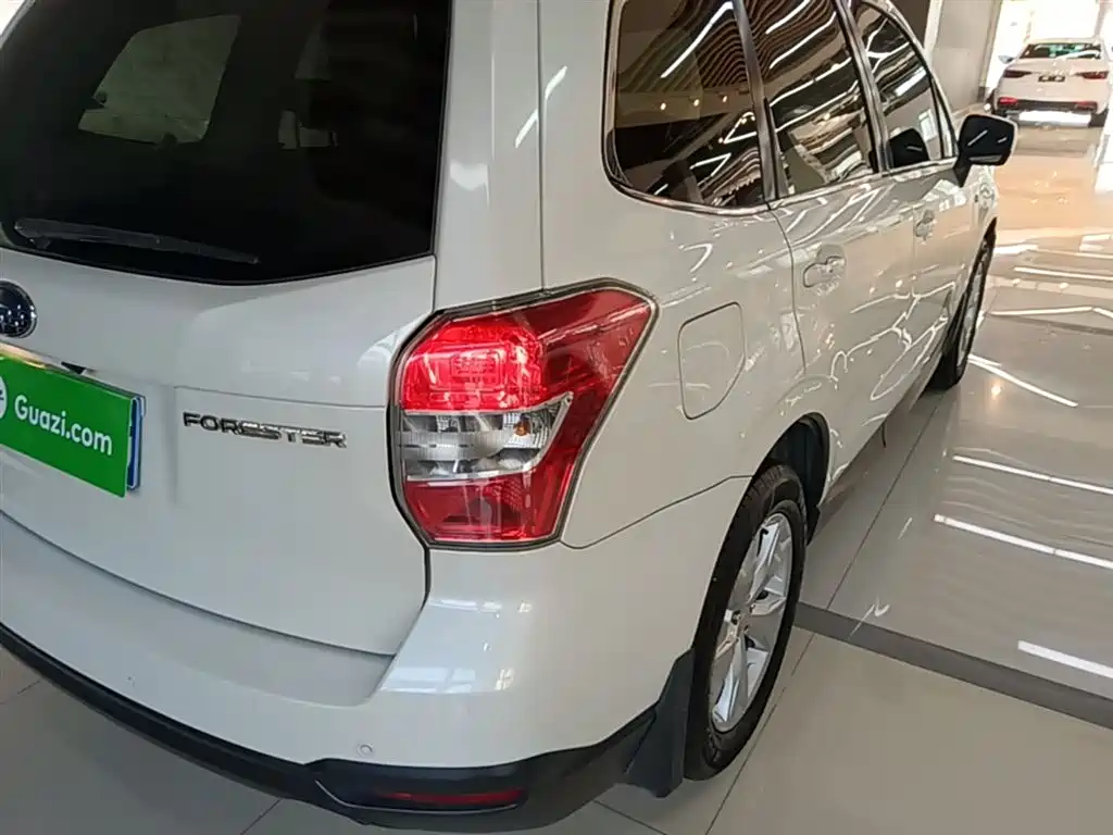 Subaru Forester 2014 2.5i Automatic Elite Edition фото 8