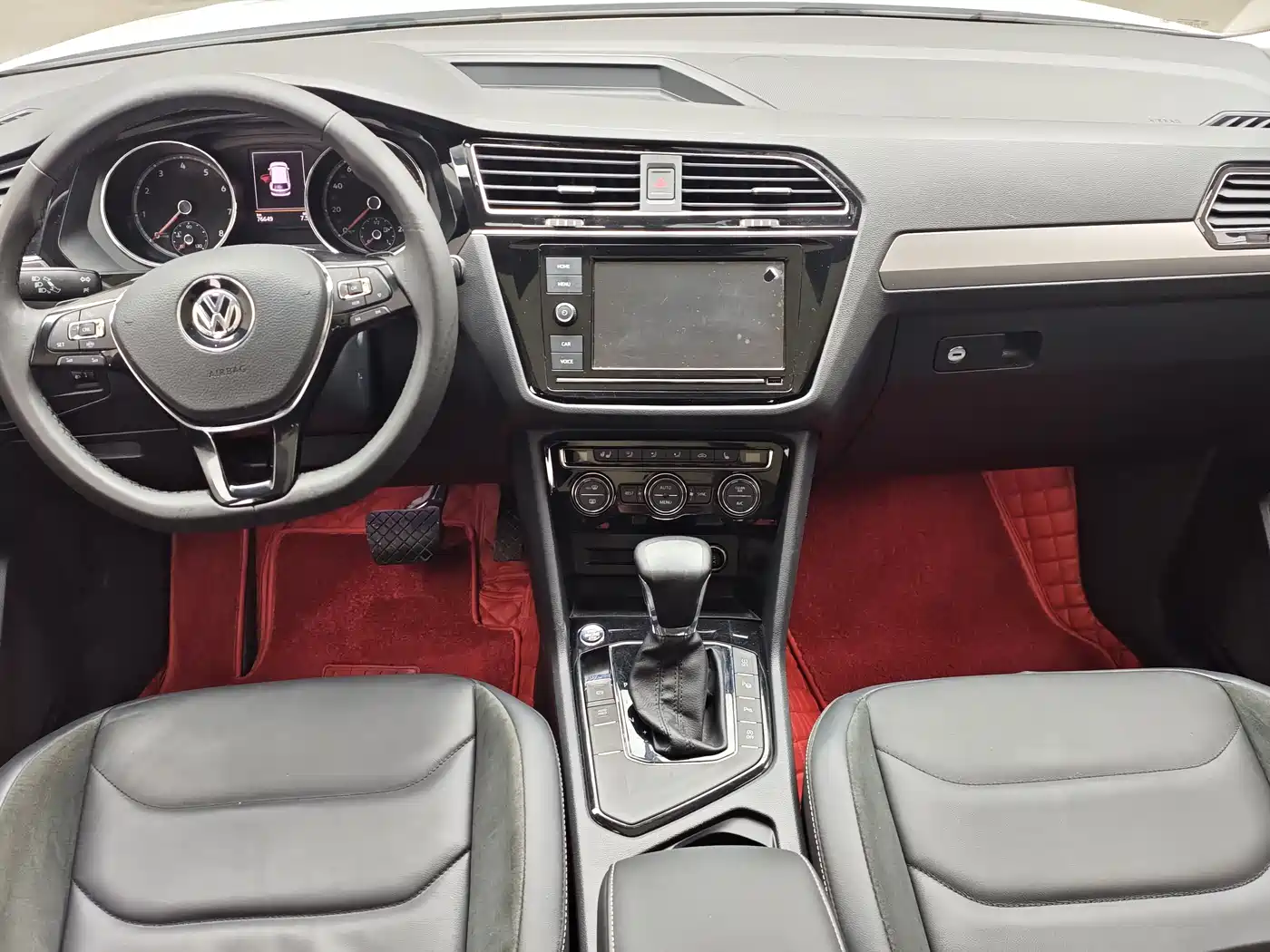 Volkswagen Tiguan L 2019 330TSI Automatic 2WD Smart Luxury Edition China VI фото 6