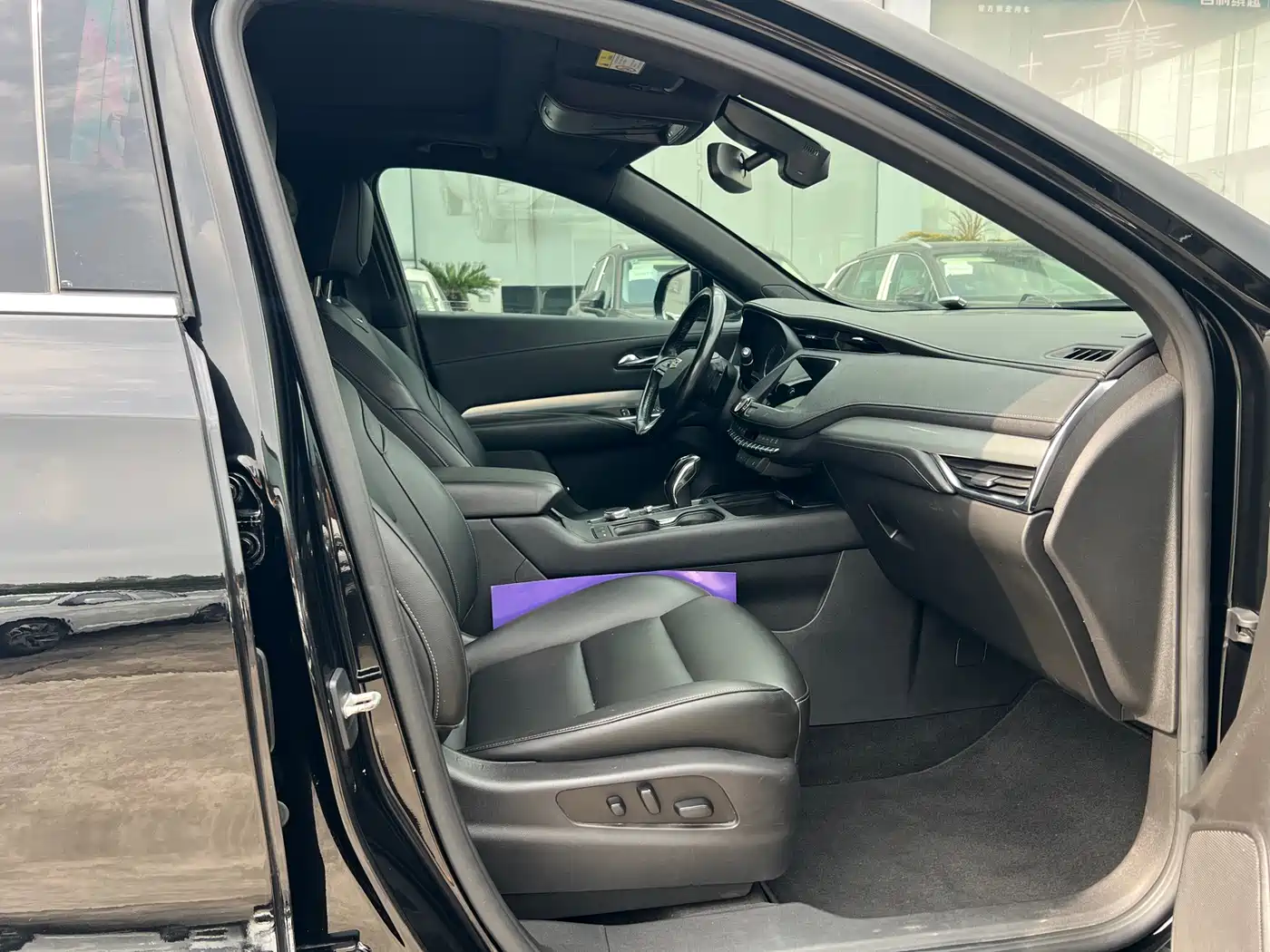 Cadillac XT4 2018 28T FWD Leading Edition фото 9