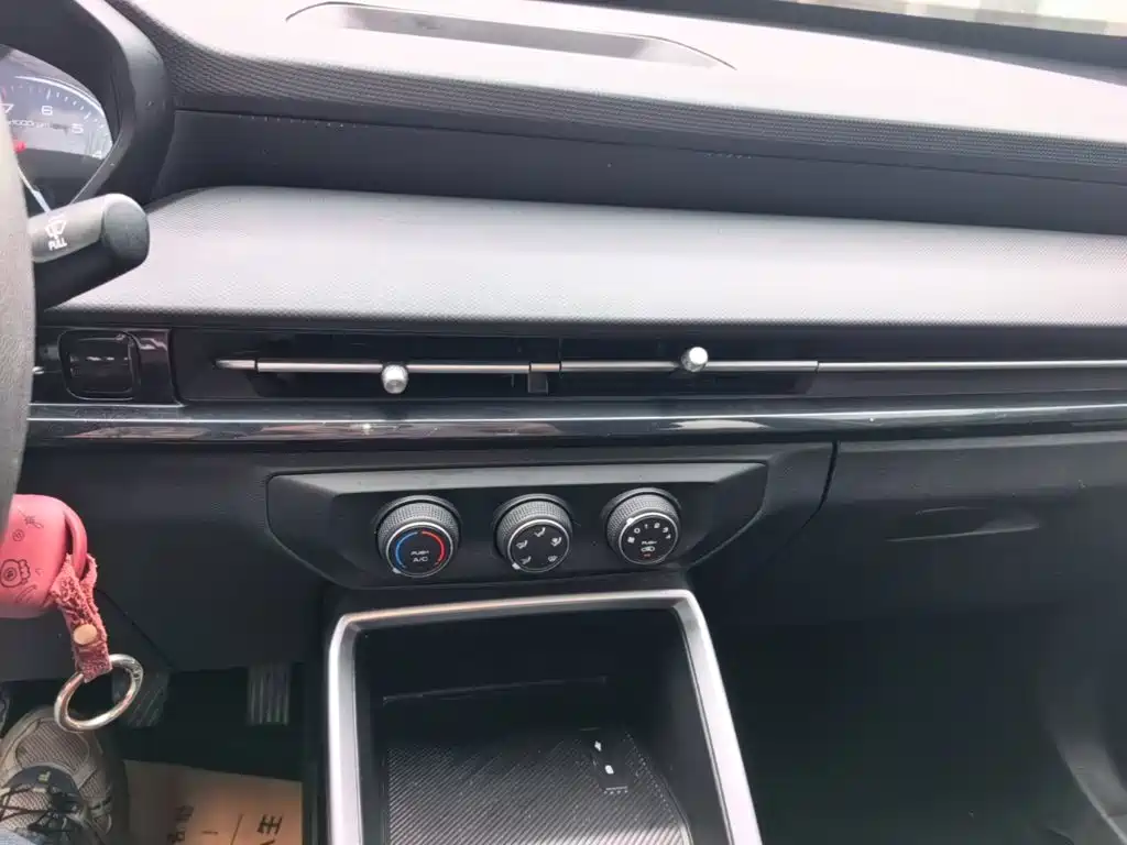 Wuling Motors Wuling Xingchi 2023 2022 1.5L Manual Freedom Edition