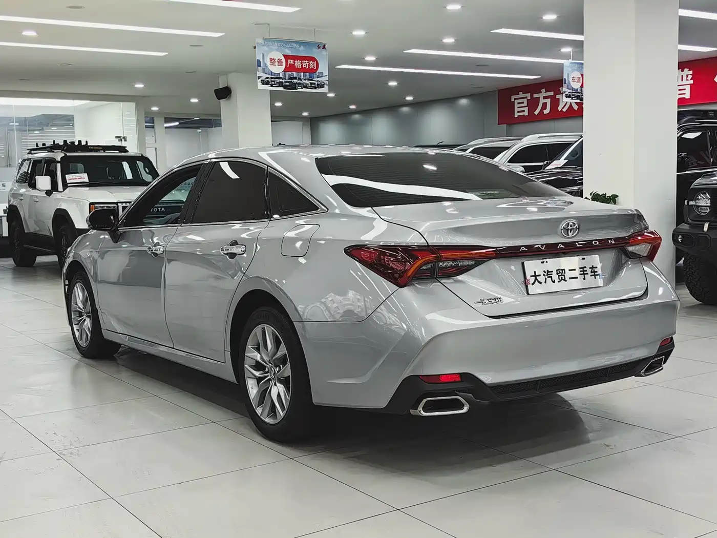 Toyota Avalon 2022 2.0L Luxury Edition фото 3