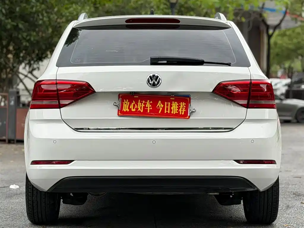 Volkswagen Santana 2017 Gran Santana 1.6L Auto Luxury фото 5