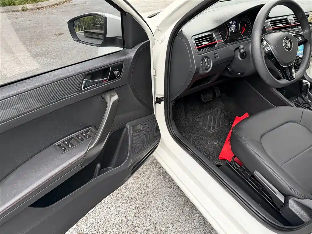 Volkswagen Santana 2017 Gran Santana 1.6L Auto Luxury фото 19