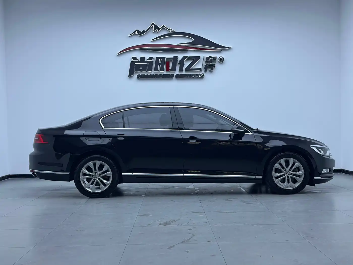 Volkswagen Magotan 2017 330TSI DSG Luxury фото 8