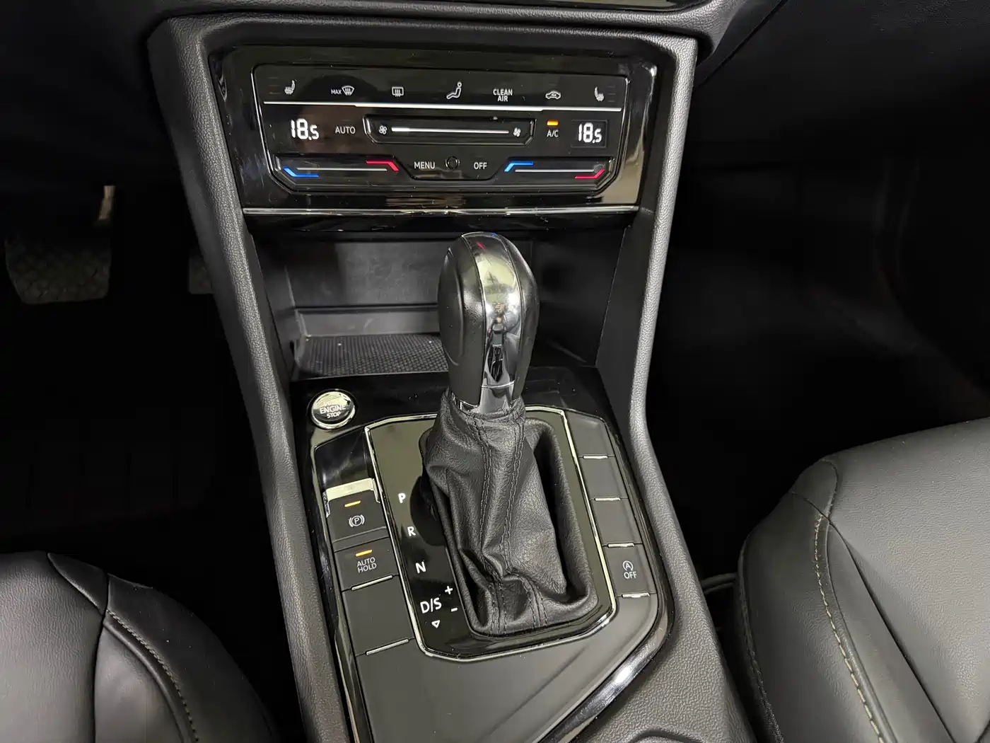 Volkswagen Tharu 2022 280TSI FWD Luxury Edition фото 13