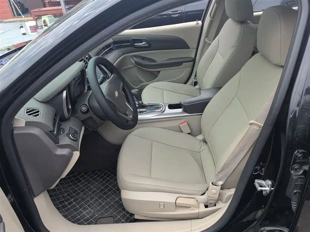 Chevrolet Malibu 2014 2.0L Automatic Comfort фото 15