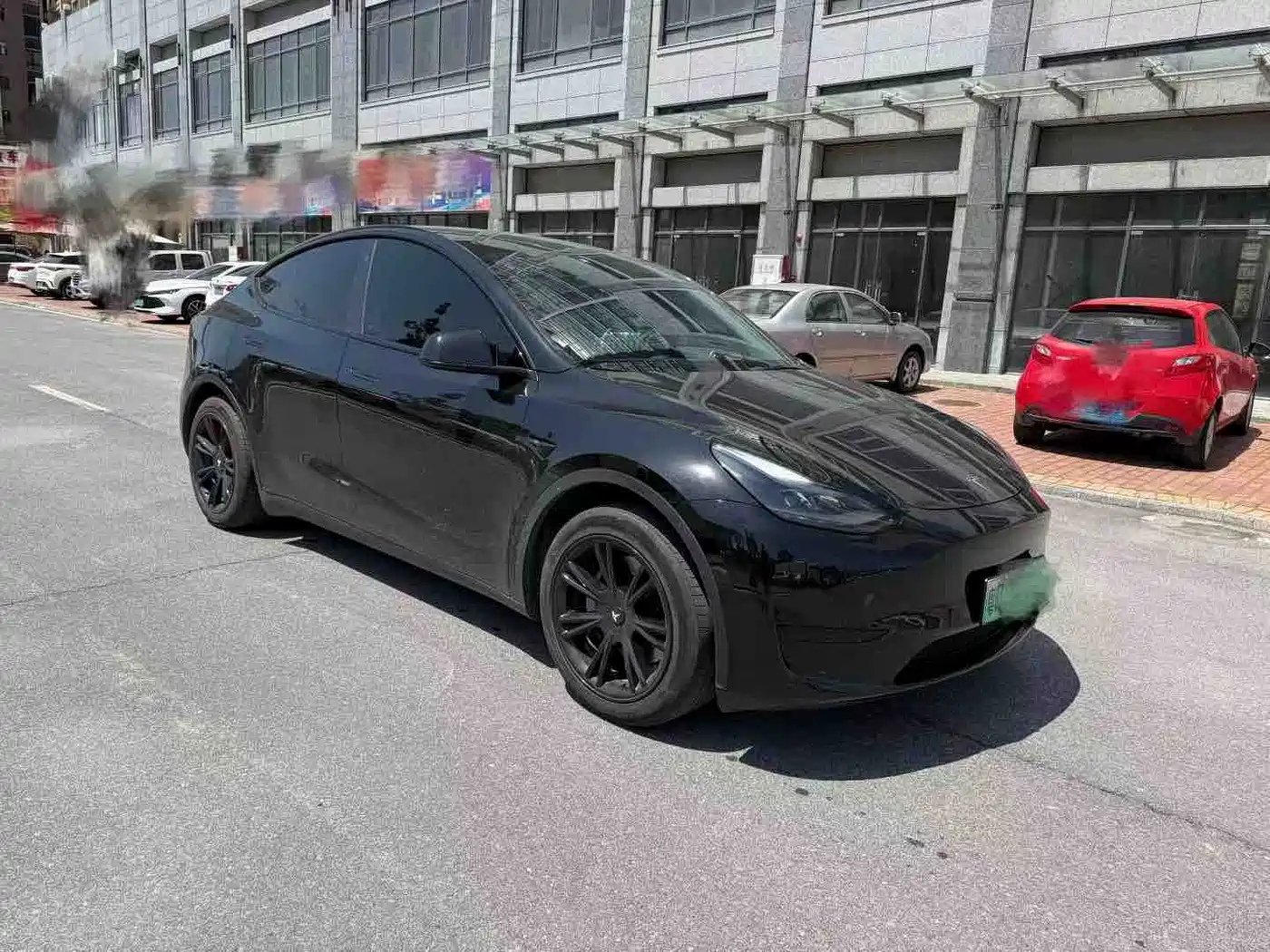 TESLA MODEL Y