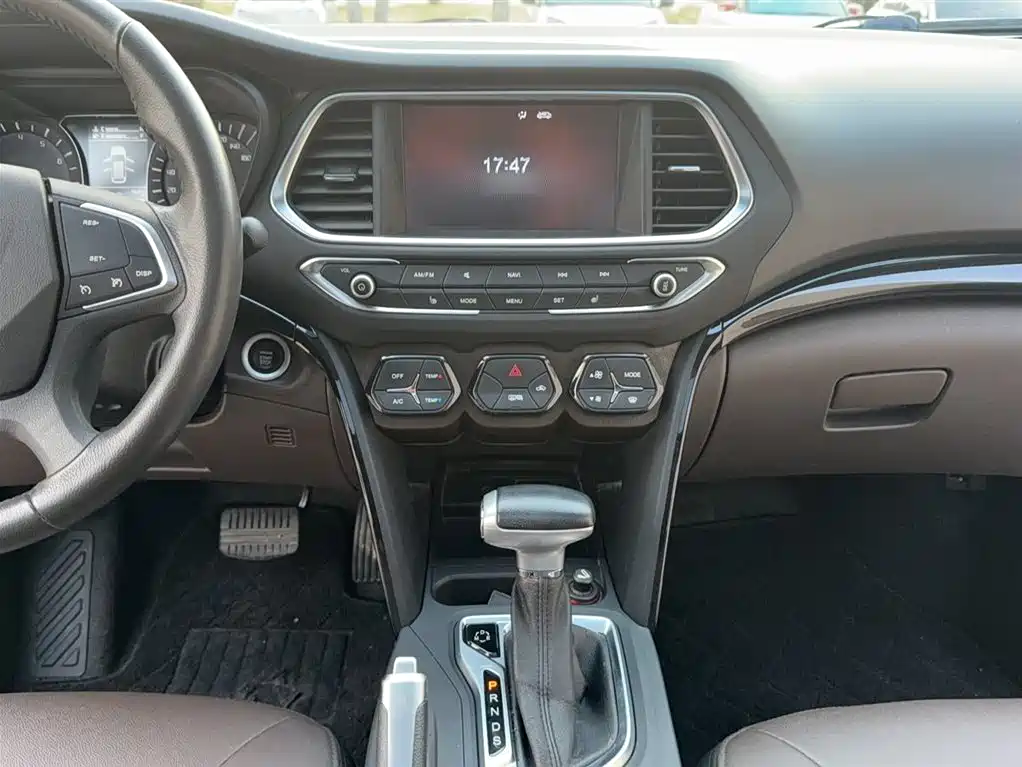 GAC Trumpchi Trumpchi GS4 2015 200T G-DCT Luxury Edition фото 6