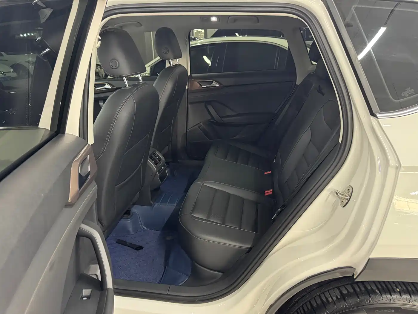 Volkswagen Tharu 2022 280TSI FWD Luxury Edition фото 9