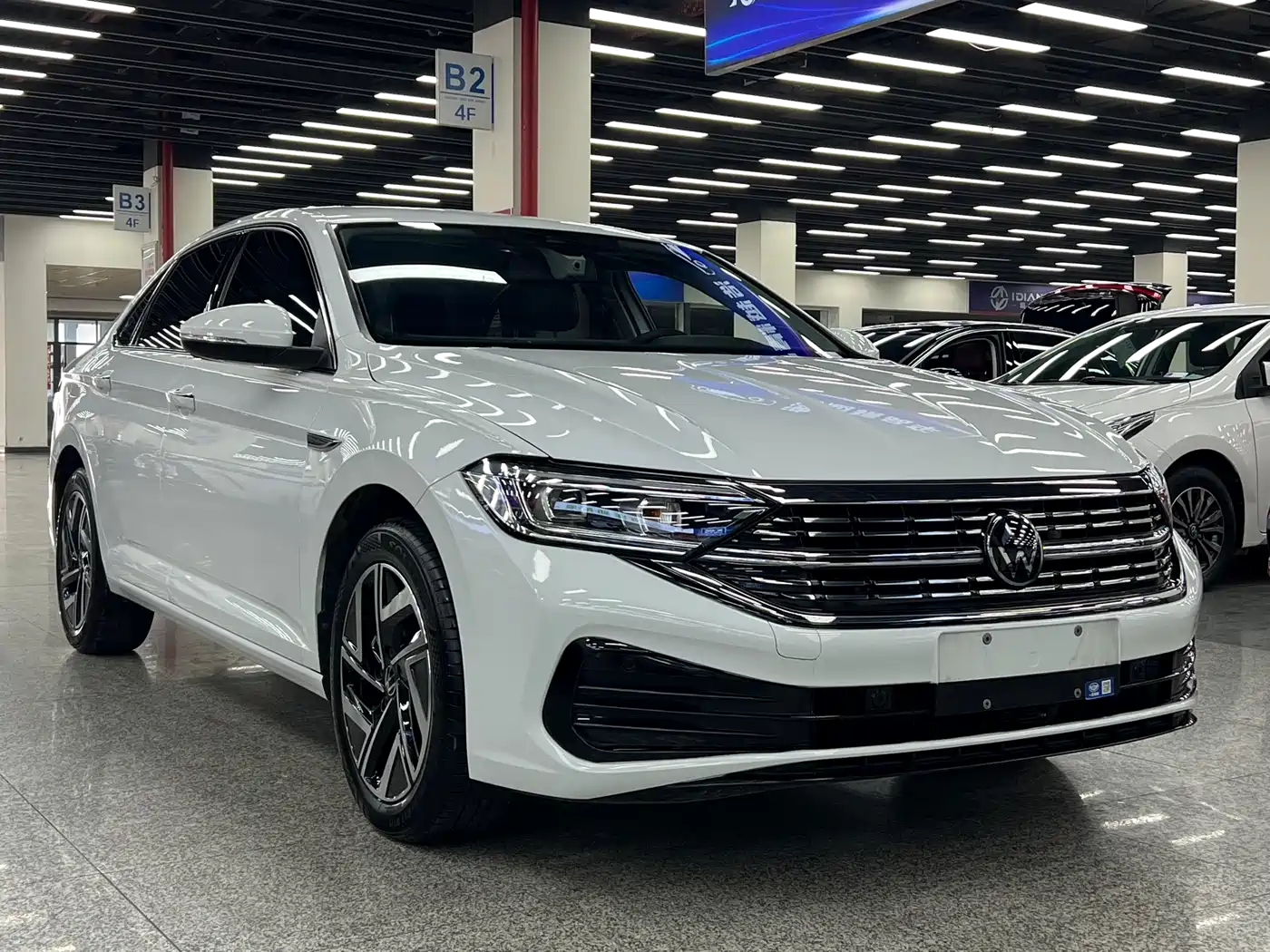 Volkswagen Sagitar 2023 300TSI DSG Surpassing Edition фото 18