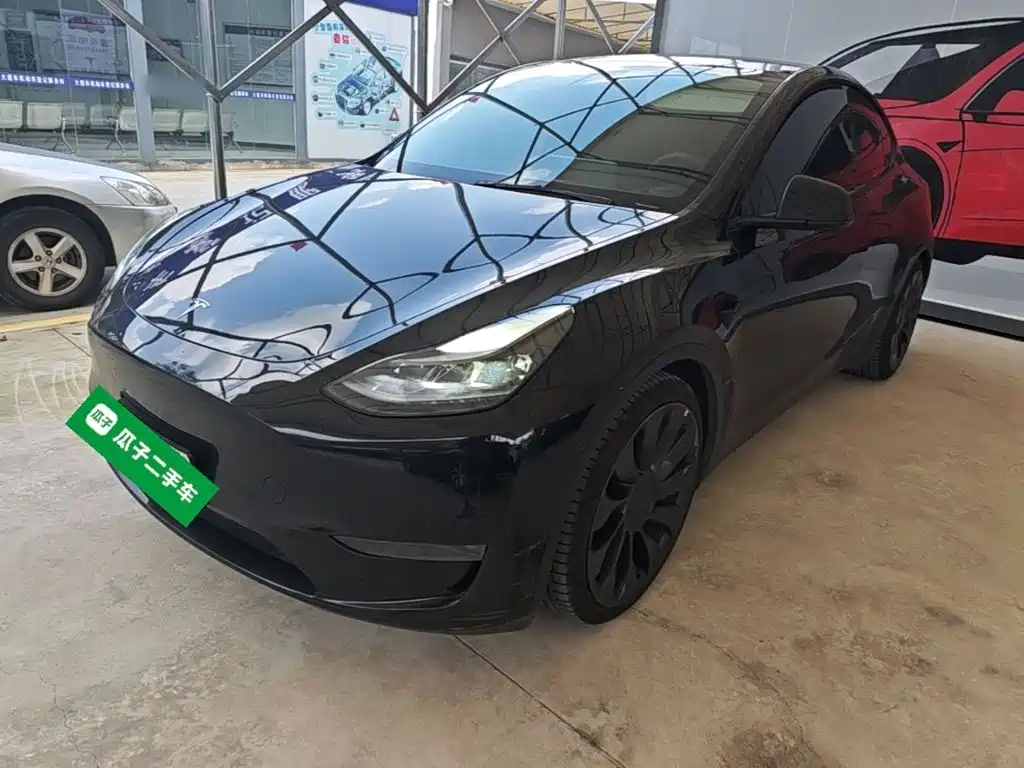 Фото 1 - Tesla Model Y