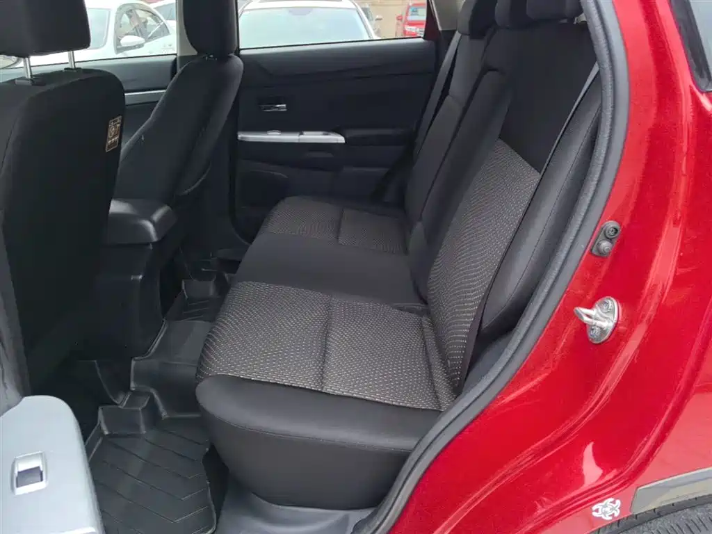 Mitsubishi ASX 2016 1.6L Manual 2WD Pioneer Edition фото 17