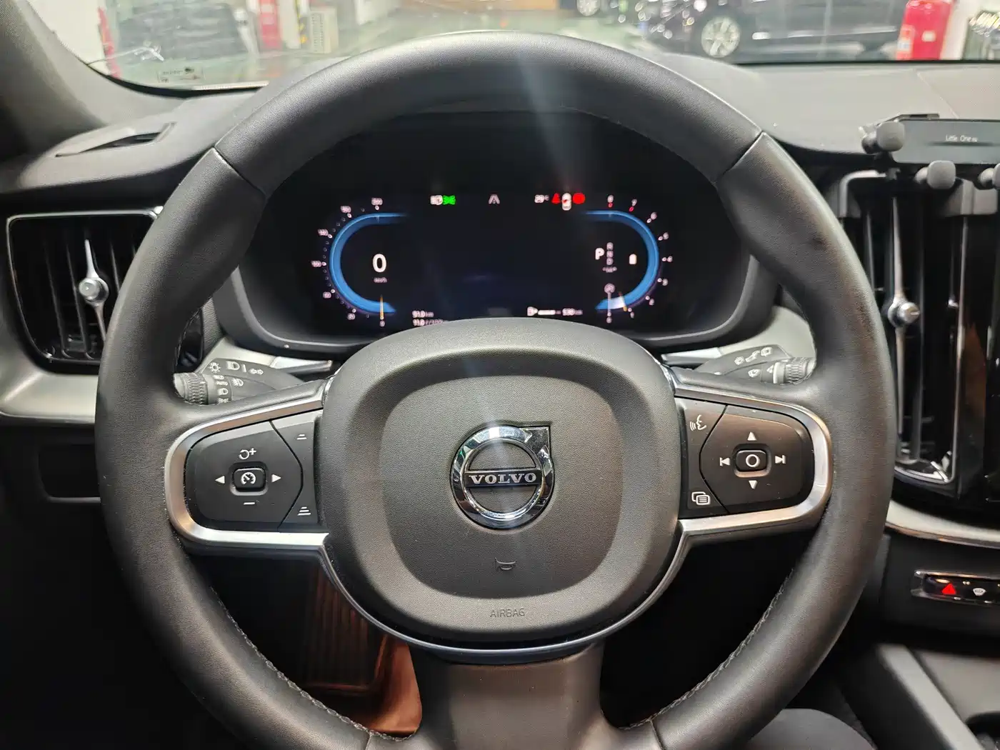 Photo 24 - Volvo XC60