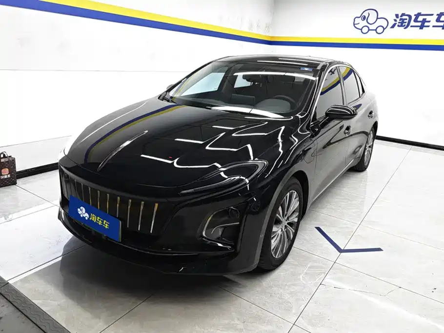 Hongqi E-QM5 2024