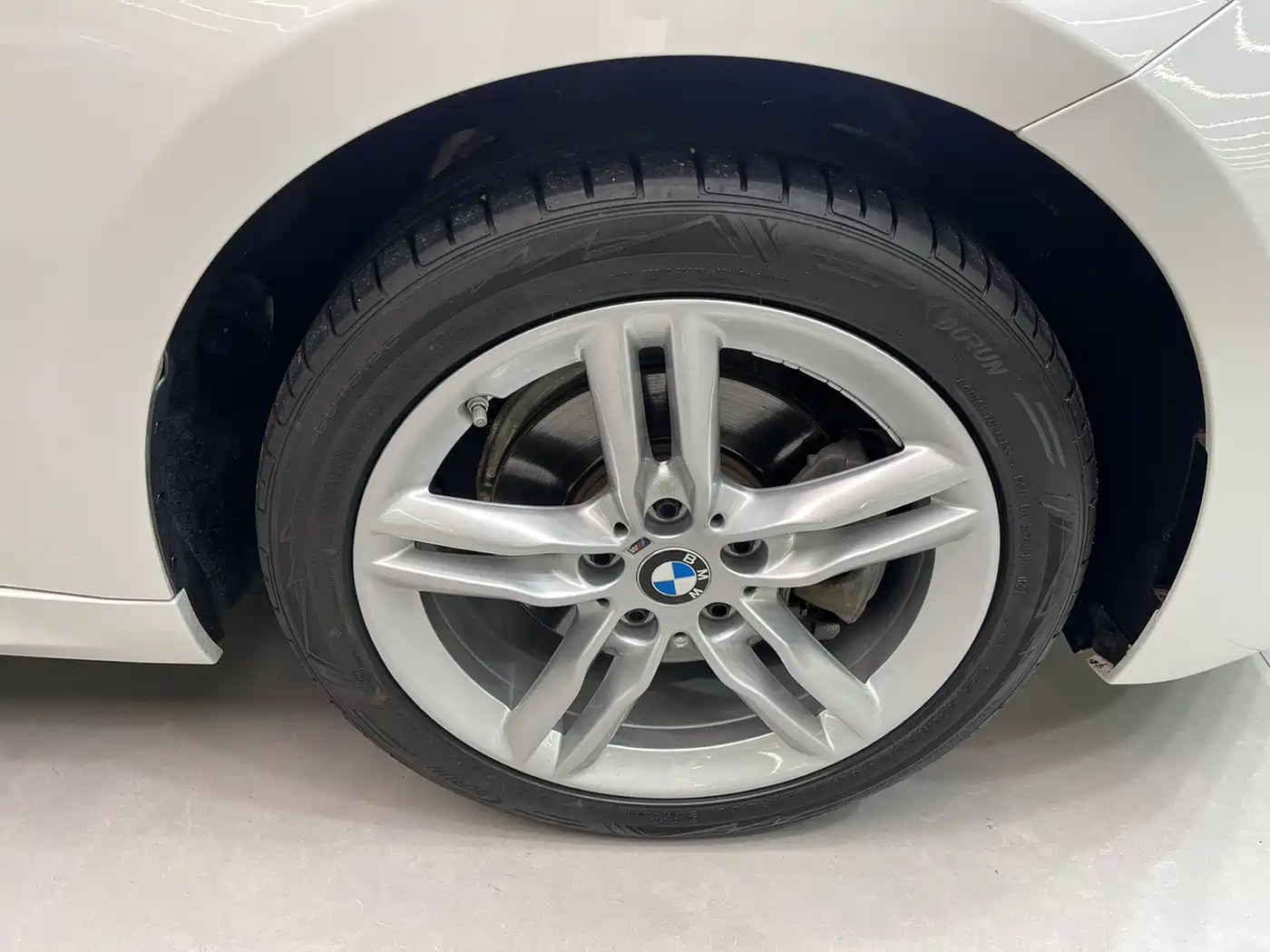 BMW 1 Series 2022 120i M Sport Shadow Edition фото 24