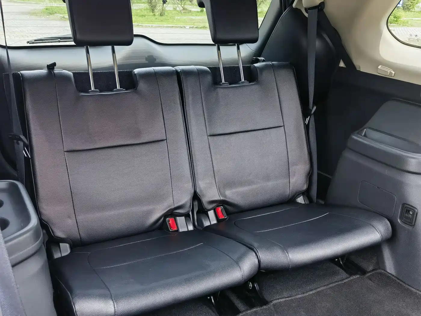 Mitsubishi Outlander 2016 2.4L 4WD Luxury Edition 7-seater фото 12