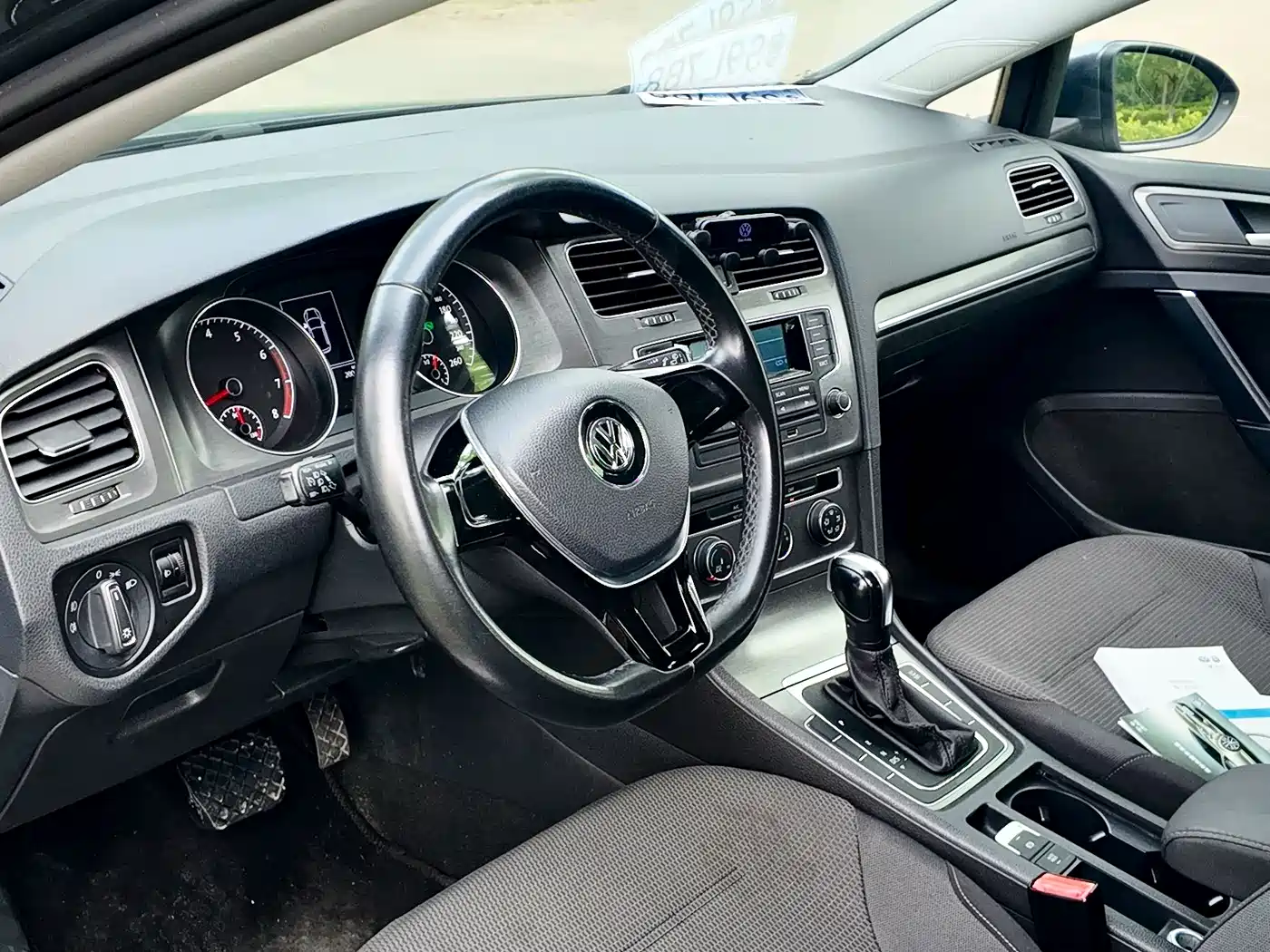 Volkswagen Golf 2014 1.6L Automatic Fashion Edition фото 10