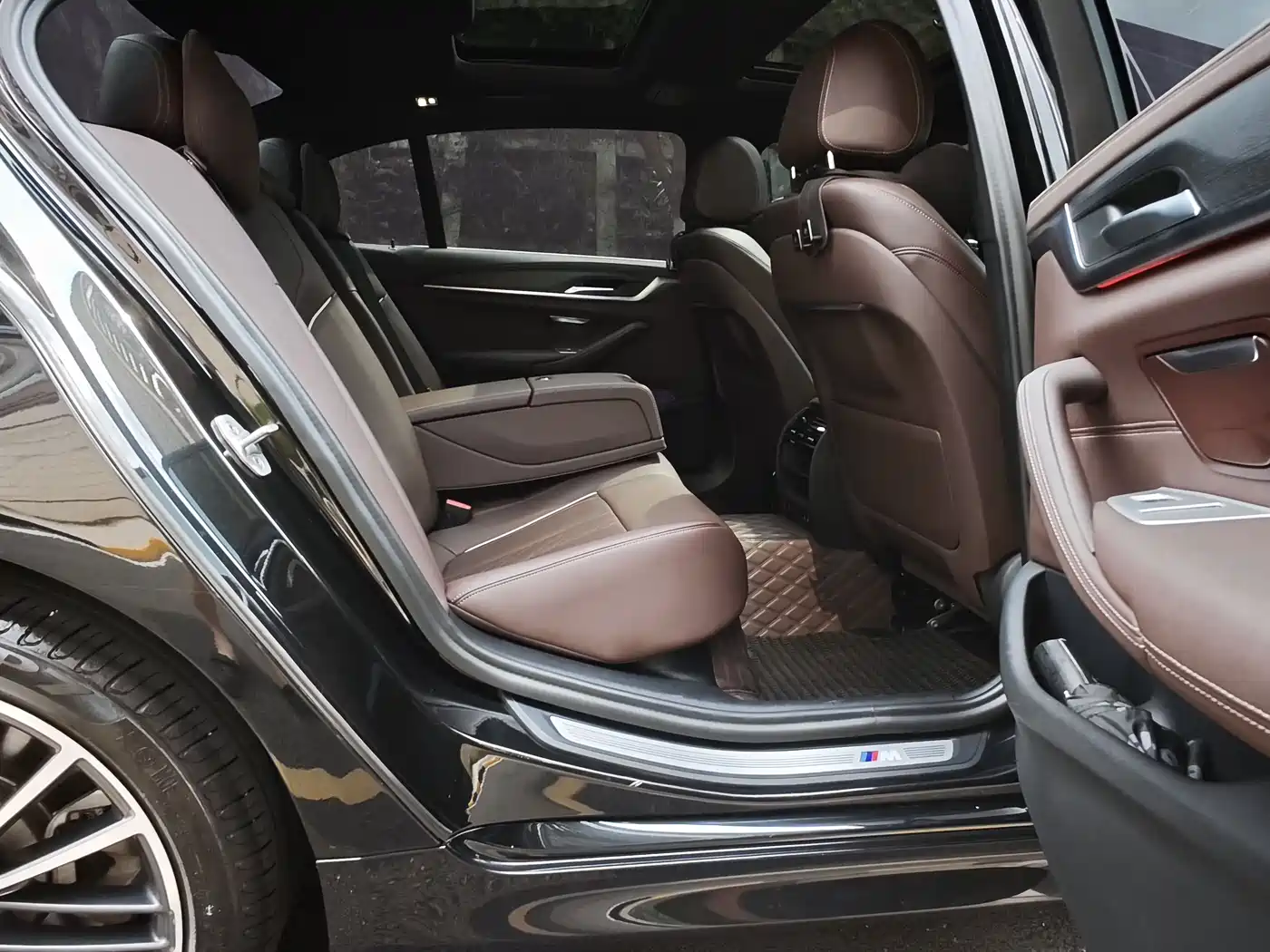 BMW 5 Series 2021 530Li Leading Luxury Package фото 13
