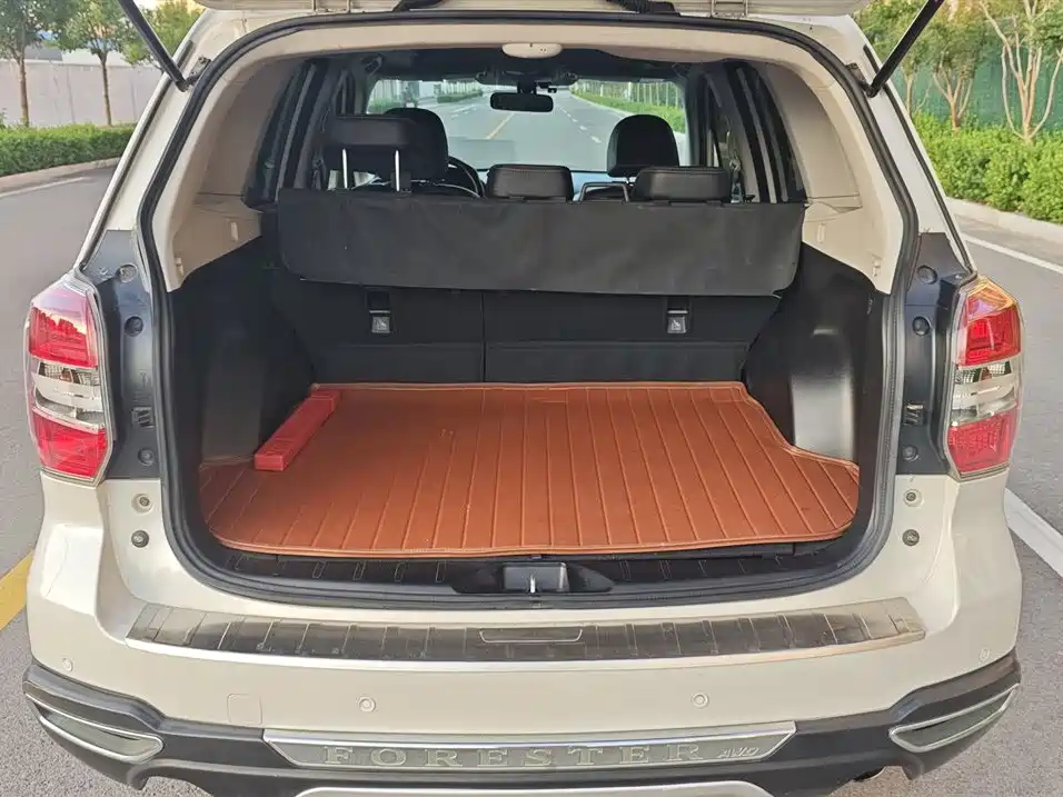 Subaru Forester 2013 2.5i Automatic Luxury Navigation Edition фото 16