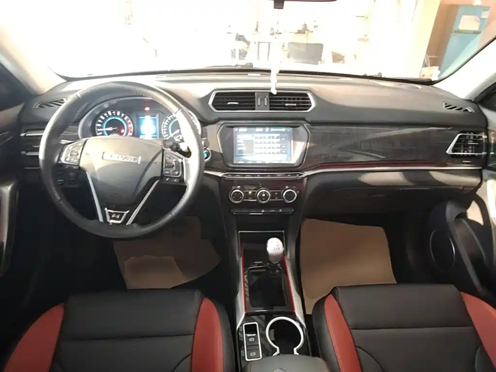 Photo 10 - Haval H2