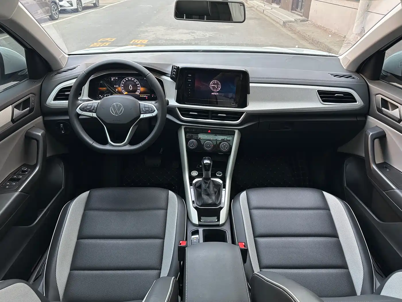 Volkswagen T-ROC 2023 280TSI DSG 2WD Time Edition фото 14