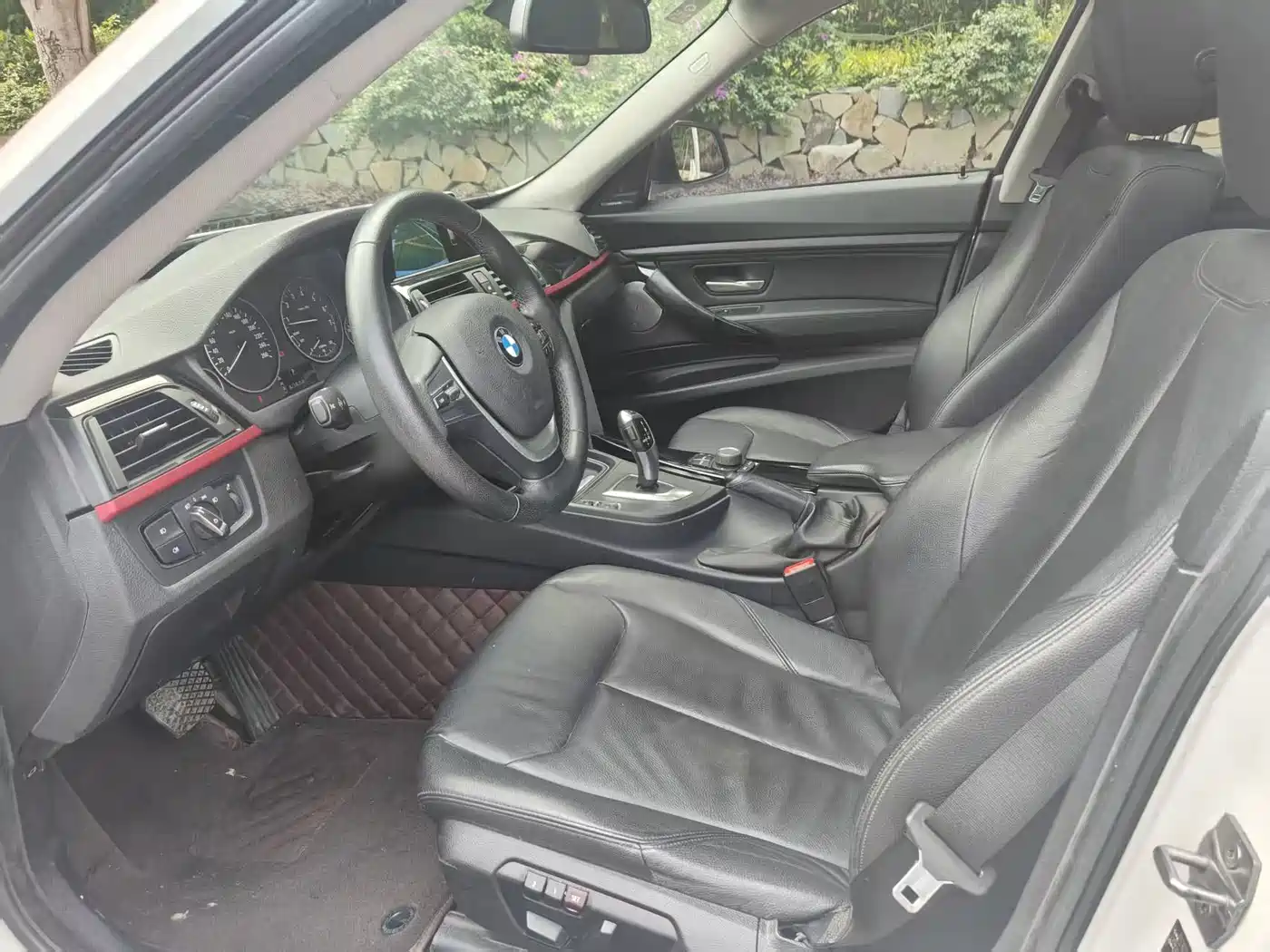 BMW 3 Series GT 2013 Model 320i Leading фото 9