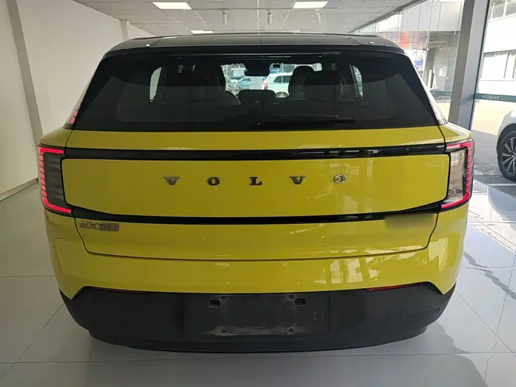 Volvo EX30 2024 2025 RWD Long Range Ultra
