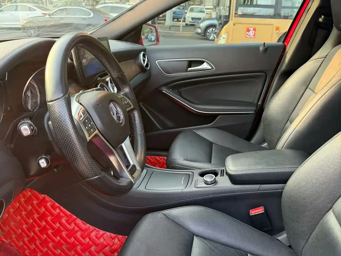 Mercedes-Benz GLA (Import) 2015 GLA 260 4MATIC фото 4