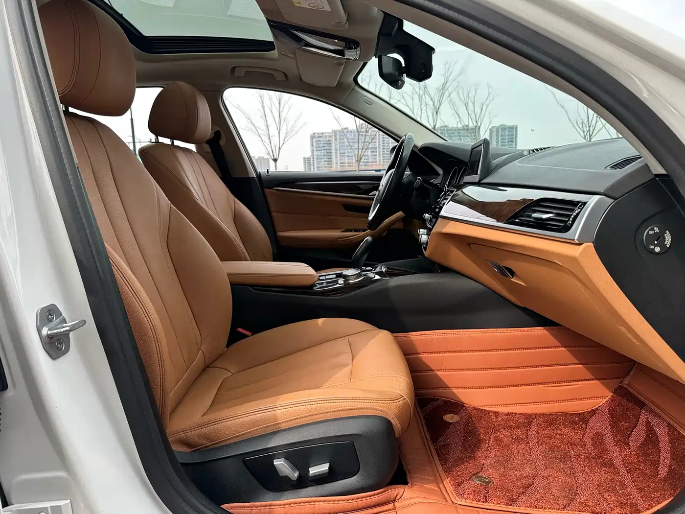 BMW 5 Series 2018 528Li Launch Special Edition фото 11