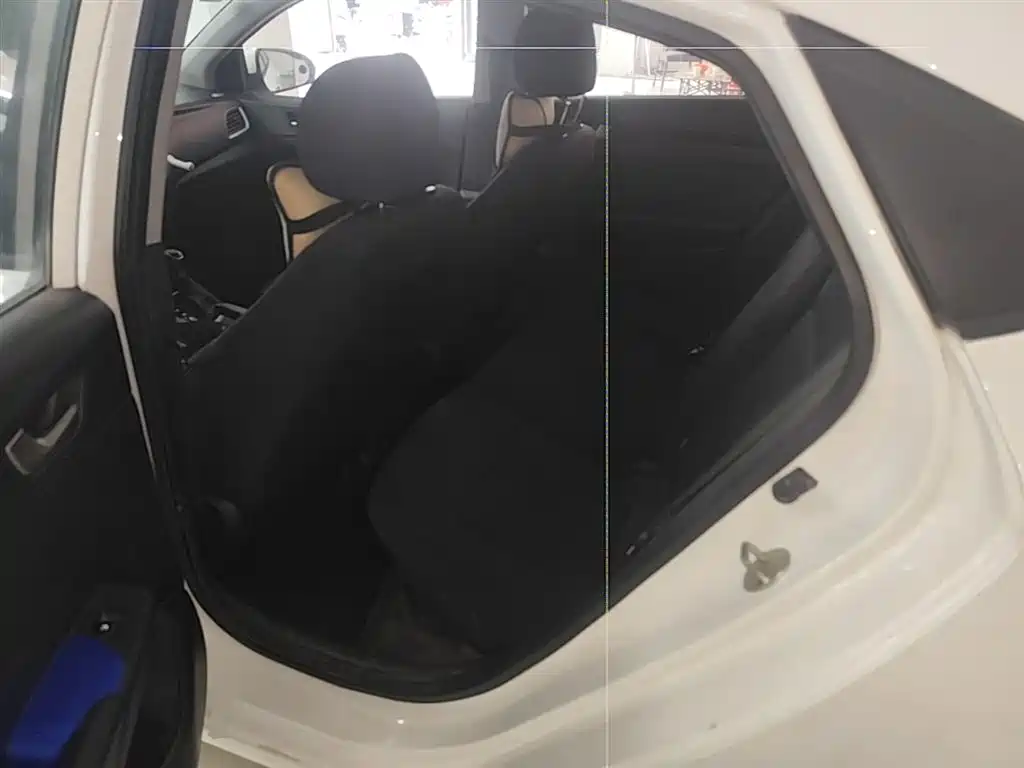 Hyundai Verna 2016 1.4L Automatic Cool Edition GLS фото 17